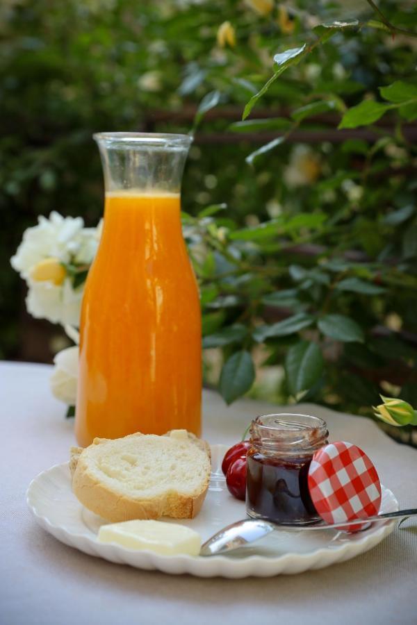 Alojamento de Acomodação e Pequeno-almoço Le Zitelle Di Ron *